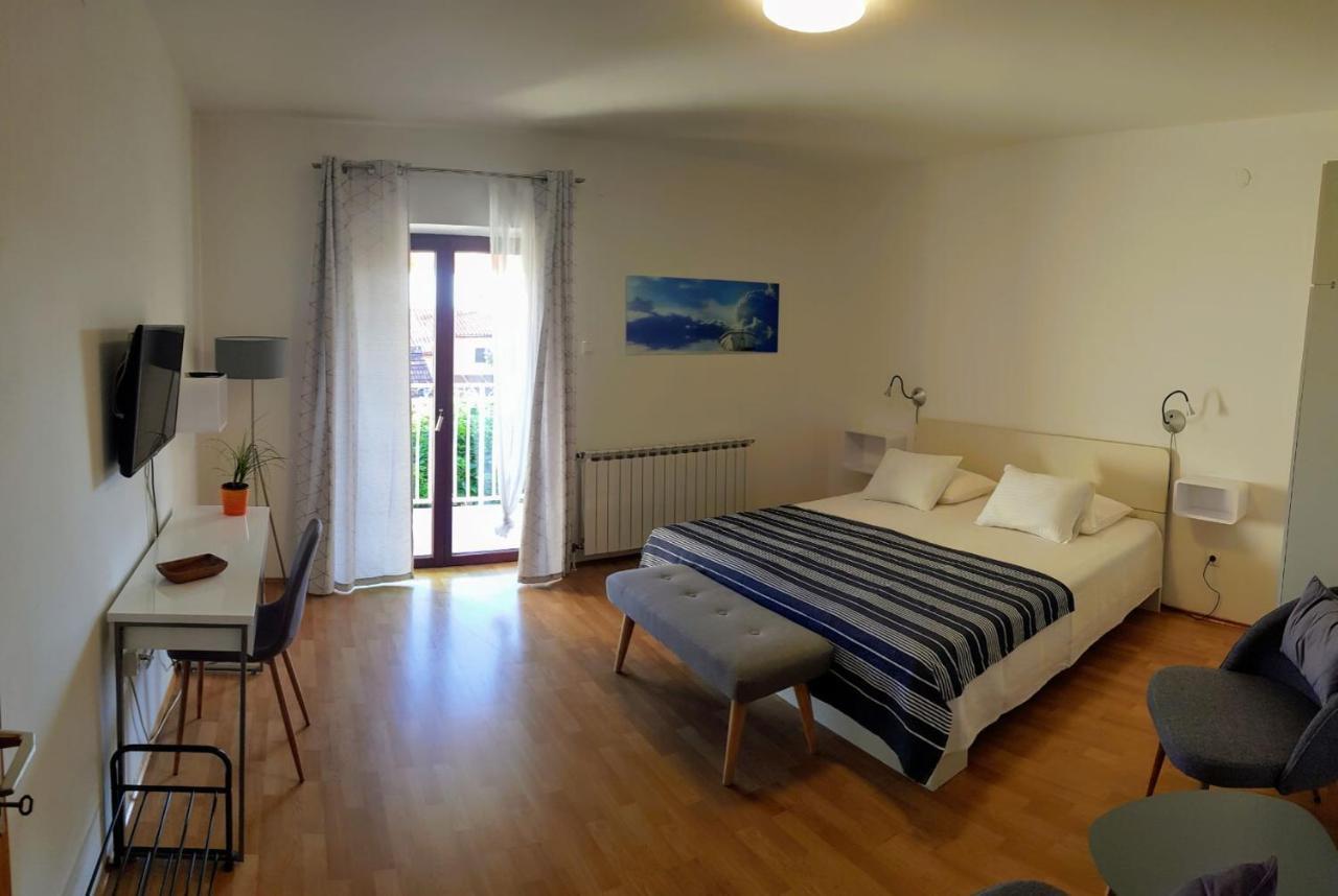 Apartments & Rooms Tom Medulin Extérieur photo