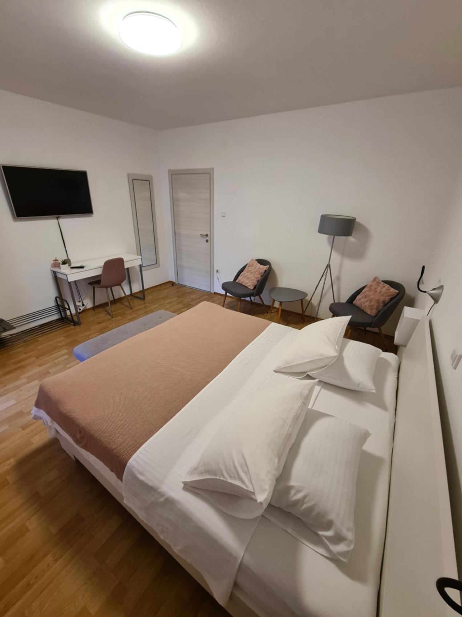 Apartments & Rooms Tom Medulin Extérieur photo