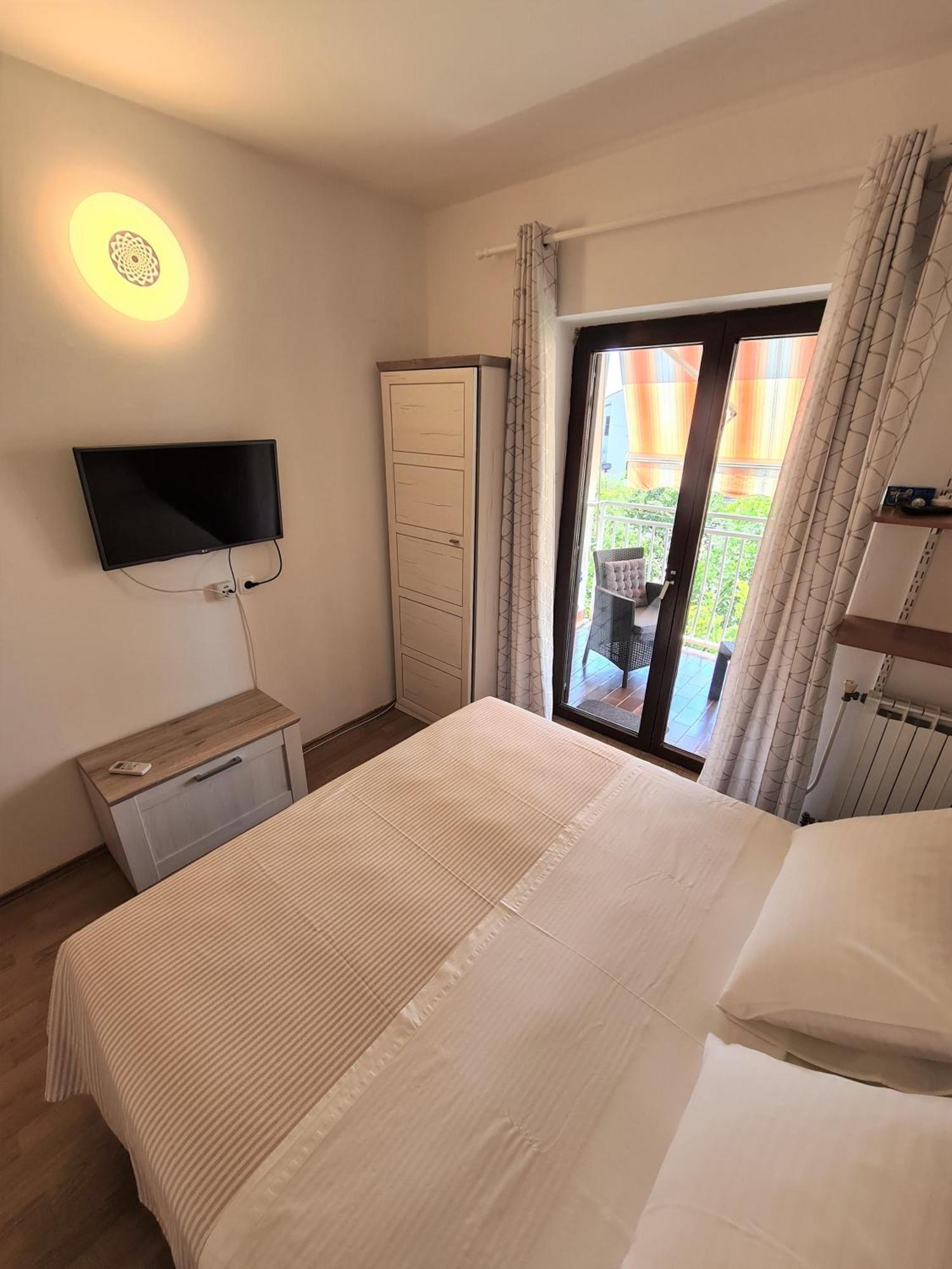 Apartments & Rooms Tom Medulin Extérieur photo